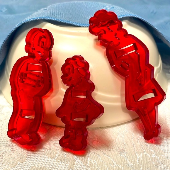 HRM Blondie, Alexander and Cookie Cookie Cutters - Picture 1 of 5